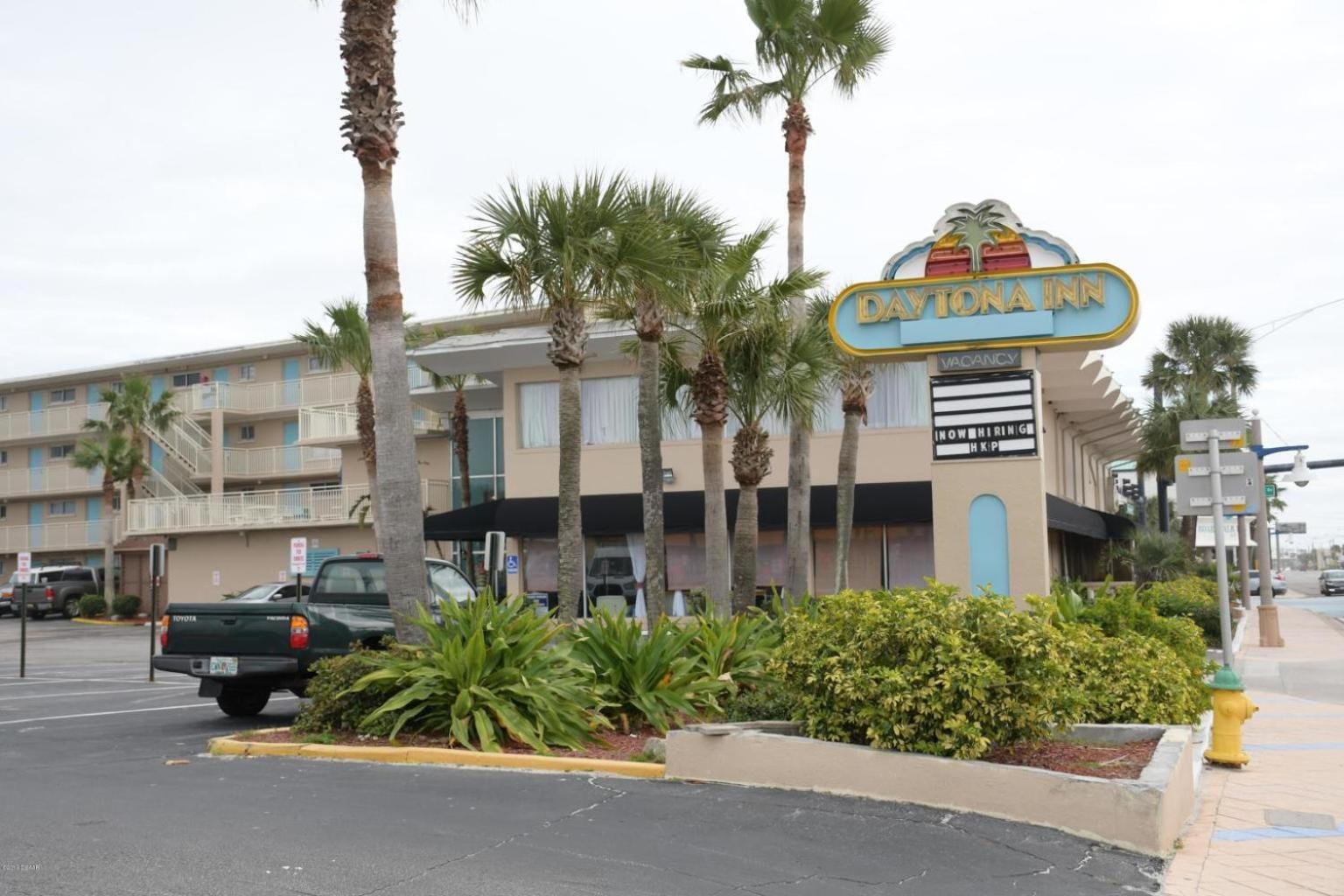 デイトナ・ビーチOcean Breeze - Direct Ocean Front-Pool Is Openアパートメント エクステリア 写真